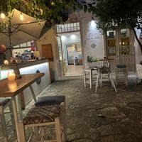   at Plakostroto Hydra in Idra