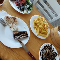 Pita bread, grilled vegetables, grilled mushrooms, fries at Kadiani's Hangout - Το στέκι της Καδιανής  in Crete