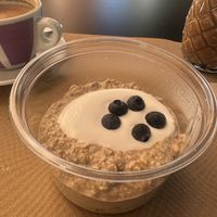 Overnight oats with coconut yogurt and blueberries   at super be in Barcelona