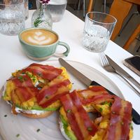 Breakfast Bagel 🥯 at Bistro Deppat in Vienna