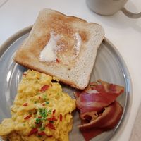 "butter" toast with "ham and egg", delicious and a perfect savoury dish before the sweet selection 😋 at Bistro Deppat in Vienna