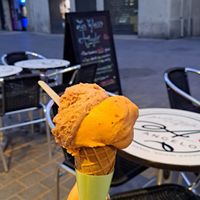 Vegan sorbet (fig and nectarine) at Angelo Gelato Caffè in Montpellier