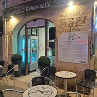 Exterior with seating at Angelo Gelato Caffè in Montpellier