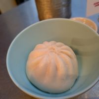 Veggie steamed bun (vegan) at Knees To Chin  in Antwerpen
