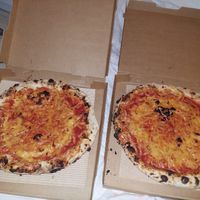 Vegan Margherita pizza at Casa Il Borgo in Rhodes