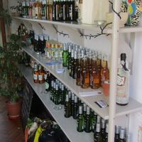 Alcoholic and non alcoholic drinks to buy at Amandines in Diss