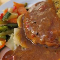 Vegan burger patty with vegetables at La Vitamina in La Palma