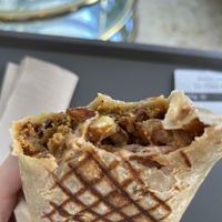 Tacos avec seitan et sauce barbecue + aioli  at Güstavo Gemüse Vebab in Lyon
