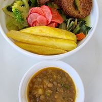 Falafel bowl at Portofino's in Puerto Villamil