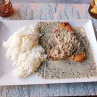 Escalopins de seitan amb salsa de xampinyons (vegan) at Plaer Vegetaria in Mallorca