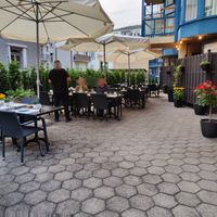 Outdoor seating at Habibi's in Luzern
