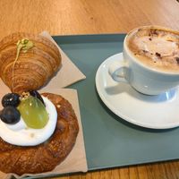 cornetto vegano e danish sweet at LALE in Perugia