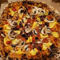 Vegan pizza at Stelle in Edessa