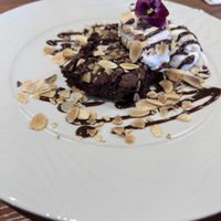 Brownie com gelado   at Vrasserie in Porto