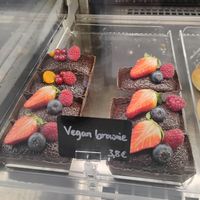 Pretty but tasteless at Nybakat Bakery in Malaga