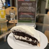 Orangen-Schoko-Sahne Kuchen #Veganuary at EMILIA Bistro | Vegan Bistro in Zittau