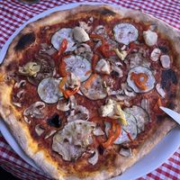 Pizza vegetarino without mozzarella  at Trencadora in Mallorca