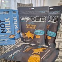 Leches de NotCo y Cheddar de Violife 🥛🧀🌿✨️ at Abasto Vegano in Mexico City