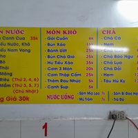 Menu board at Như Ý in Ho Chi Minh City