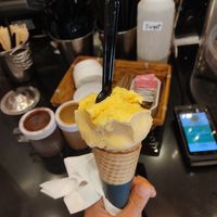 they have vegan waffle cones and apricot ice cream 🧡 at Pinoli Gelato - פינולי in Jerusalem