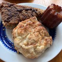 Nussecke, Apfelscone und Canelé von Nahem. Die Nussecke war super und das Canelé erst!  at Cafe Butter in Frankfurt