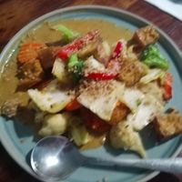 Peanut sauce with veggies and tofu vegan option at The Early Bird & The Sweet Basil in Maitland