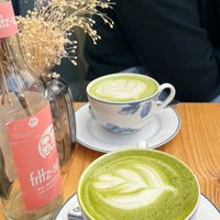 zwei mal matcha latte mit hafermilch  at quartier.west in Klagenfurt