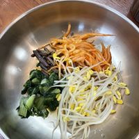 Got bibimbap on the side   at Daereungwon Bonga - 대릉원본가 in Gyeongju