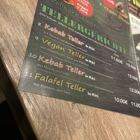 Der vegan Teller ist mit veganem Döner, Fleisch und der Falafel Teller ist auch vegan.  at Meine Döneria in Lebach