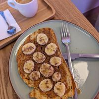 Lotus, banana and chocolate shavings toast (and a cortado with oat milk) at Kafeteros in Santander