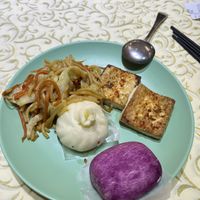   at NénGrén Zhāi Guǎn 能仁斋馆 in Guilin