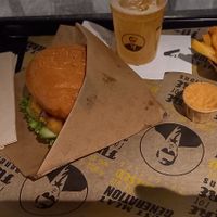 Veganizer with crispy chickn at VINCENT in Bremen