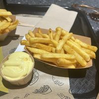 Pommes mit veganer Mayo  at VINCENT in Bremen