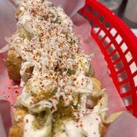 Los tacos de canasta estaba muy ricos. Relleno de papa con una sazón impecable, crema agria, Lechuga y queso. Son como fritos así que no tienen pierde.  at La Victoria-Taquería in Bogota