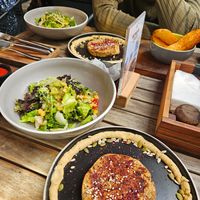 Greenwich burger (in Barista & Chef 2, which is 2 blocks away from this one): vegan patty, potatoes and salad. Amazing option at Barista&Chef in Baku