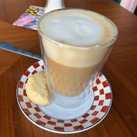 Latte macchiato at Vegan Chouke in Brussels