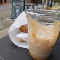 Banana Carmel Chai & cookies at Memento Mori Cafe in Portland