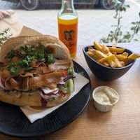 Sehr sehr geile Döner mit ner menge auswahl 😌 at Crunchy Kebab Vegan in Kassel