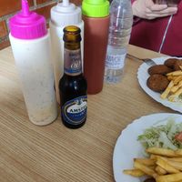 Salses, aigua i cervesa sense alcohol at Restaurante Kebab El Turco in Guadalajara
