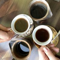 Maravilloso café árabe con toque de cardamomo    at Yalla Habibi Comida Árabe in Santiago