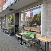 Sitzplätze im Freien   at Heiopei - Pieshop & Café in Konstanz