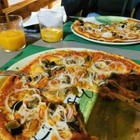 Pizza vegane avec mozzarella vegane, fine et au goût divin !! at La Antigua in Rincon De La Victoria