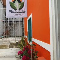  at Monteadentroveggiefood in Cali