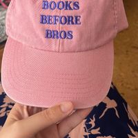 Merch/Caps  at Sisu Lou in Braunschweig