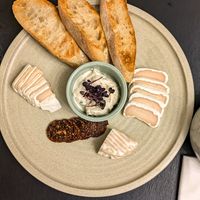 Say cheeeeeese at Veganes Gold - The Foodie Place in Stuttgart