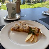 Veganer Aprikosen-Streuselkuchen - yummii  at Hotel & Restaurant Waldhaus in Bettmeralp