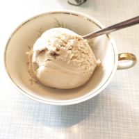 Black tea ice cream at Cafe Hibiskus in Cologne