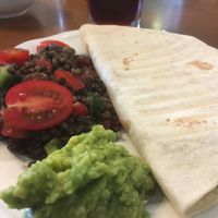 Quesadilla mit Bohnencreme und Süßkartoffel, Linsensalat und Guacamole  at Cafe Hibiskus in Cologne