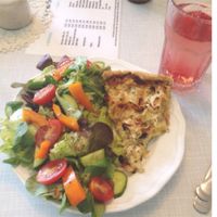Hibiskus Schorle & Quiche  at Cafe Hibiskus in Cologne