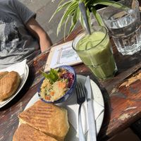 Vegane Sandwich Option mit Salat   at Cafe Rotkehlchen - Venloer Str in Cologne